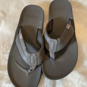 Sanuk Men’s Gray Flip Flops